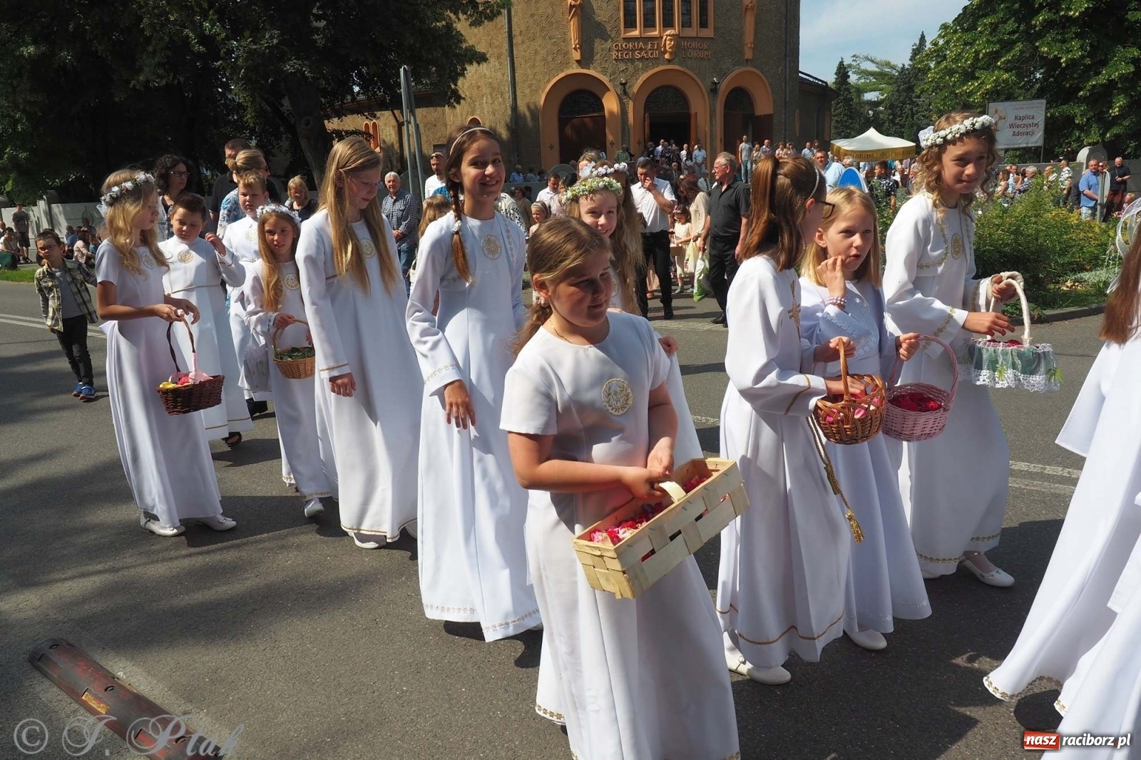 Zdjęcie w galerii na portalu naszraciborz.pl: Boże Ciało w największej raciborskiej parafii [FOTO i WIDEO] wiadomości z regionu
