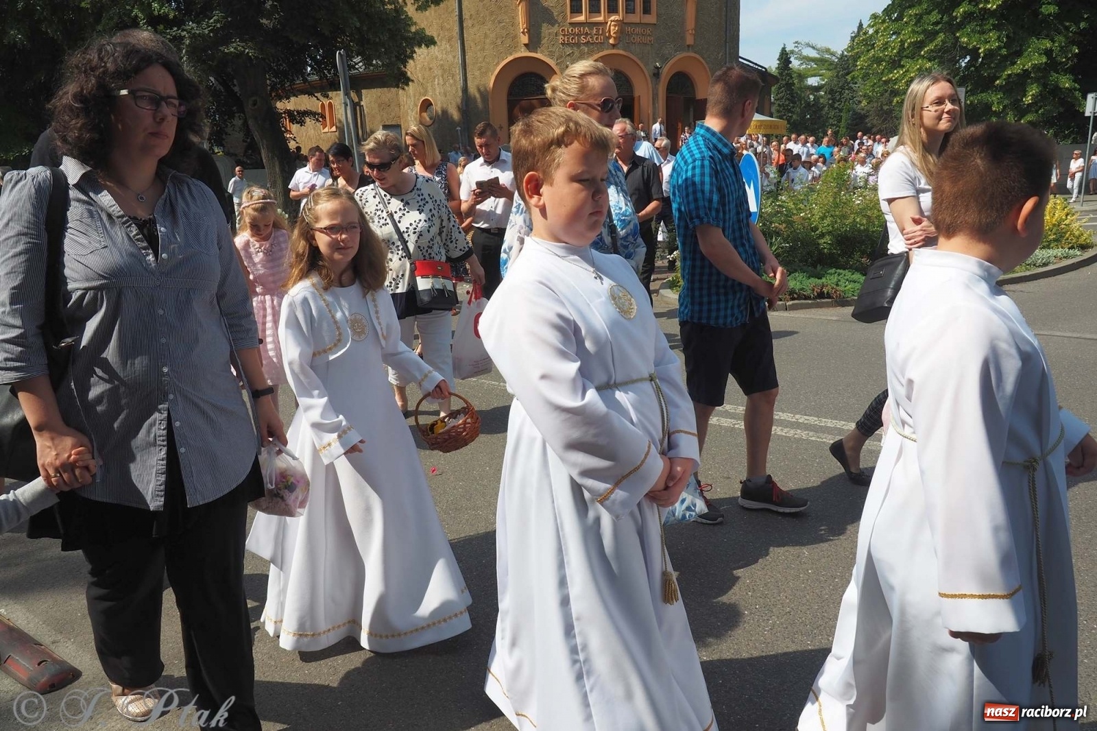 Zdjęcie w galerii na portalu naszraciborz.pl: Boże Ciało w największej raciborskiej parafii [FOTO i WIDEO] wiadomości z regionu