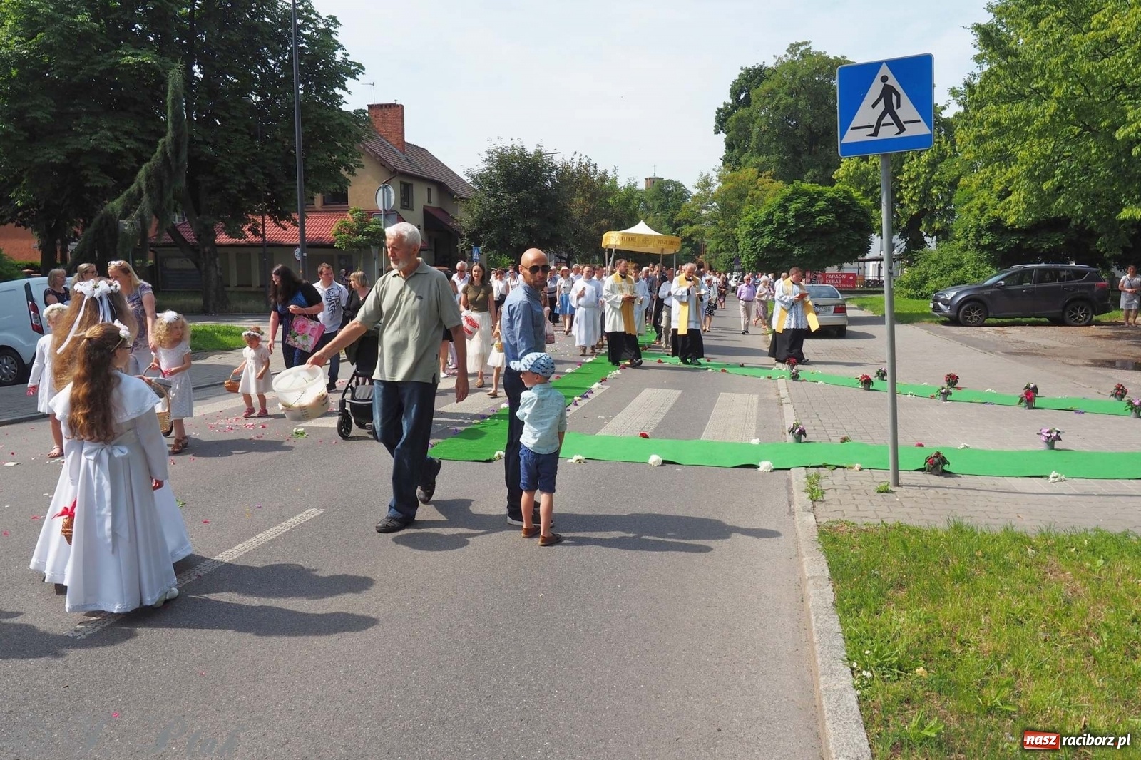 Zdjęcie w galerii na portalu naszraciborz.pl: Boże Ciało w największej raciborskiej parafii [FOTO i WIDEO] wiadomości z regionu