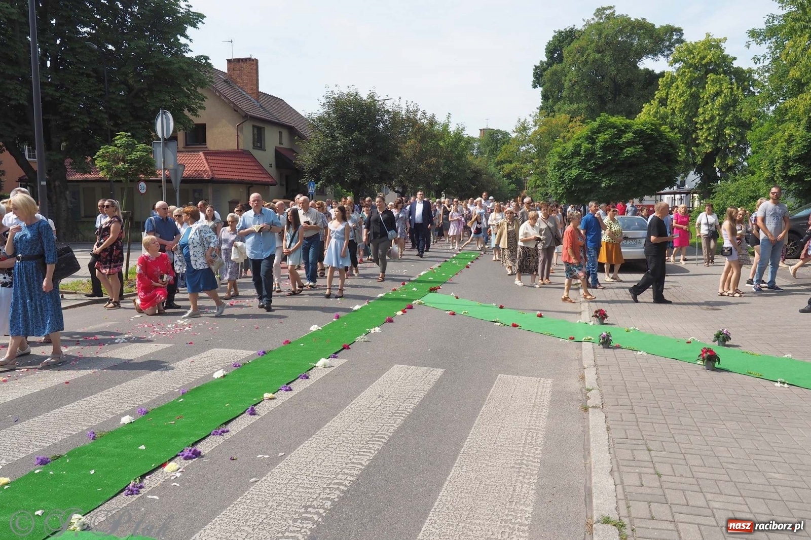 Zdjęcie w galerii na portalu naszraciborz.pl: Boże Ciało w największej raciborskiej parafii [FOTO i WIDEO] wiadomości z regionu