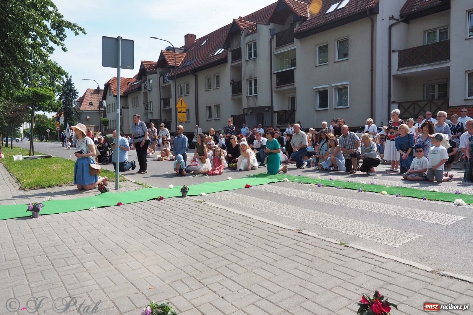 Zdjęcie w galerii na portalu naszraciborz.pl: Boże Ciało w największej raciborskiej parafii [FOTO i WIDEO] wiadomości z regionu