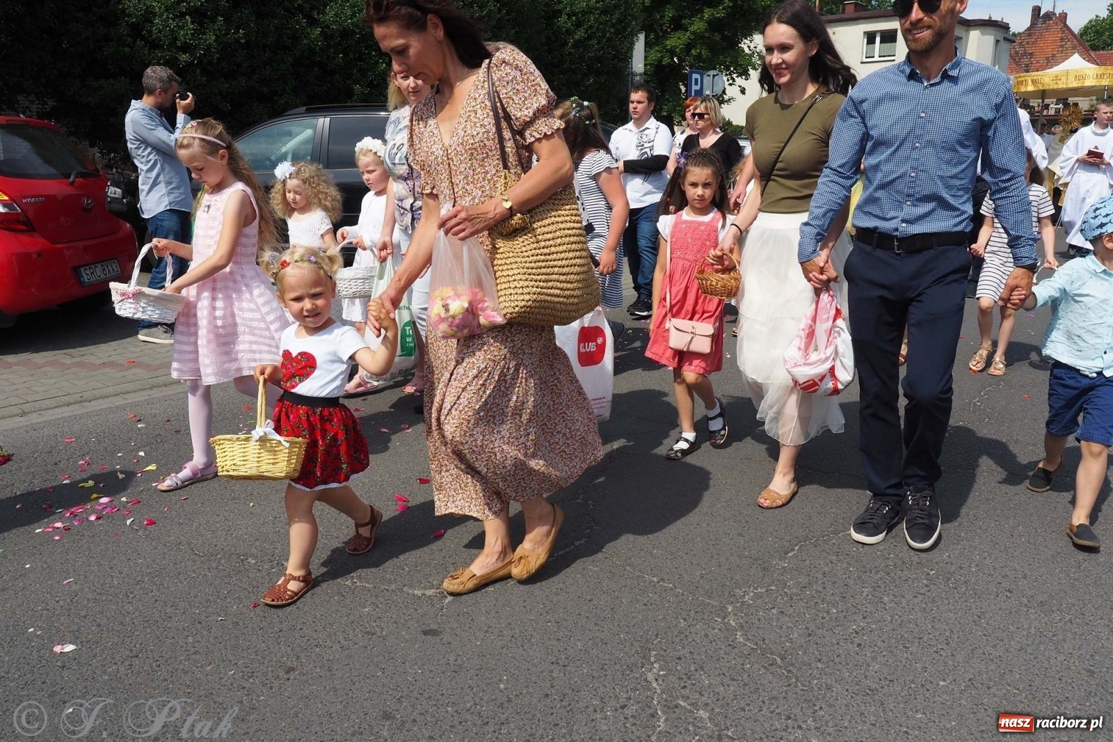 Zdjęcie w galerii na portalu naszraciborz.pl: Boże Ciało w największej raciborskiej parafii [FOTO i WIDEO] wiadomości z regionu