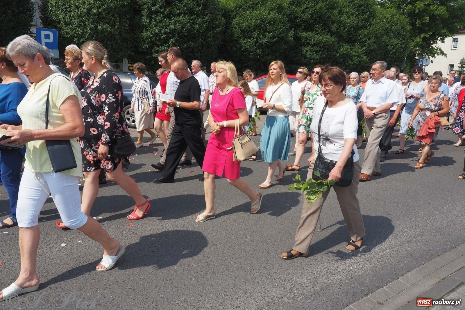 Zdjęcie w galerii na portalu naszraciborz.pl: Boże Ciało w największej raciborskiej parafii [FOTO i WIDEO] wiadomości z regionu
