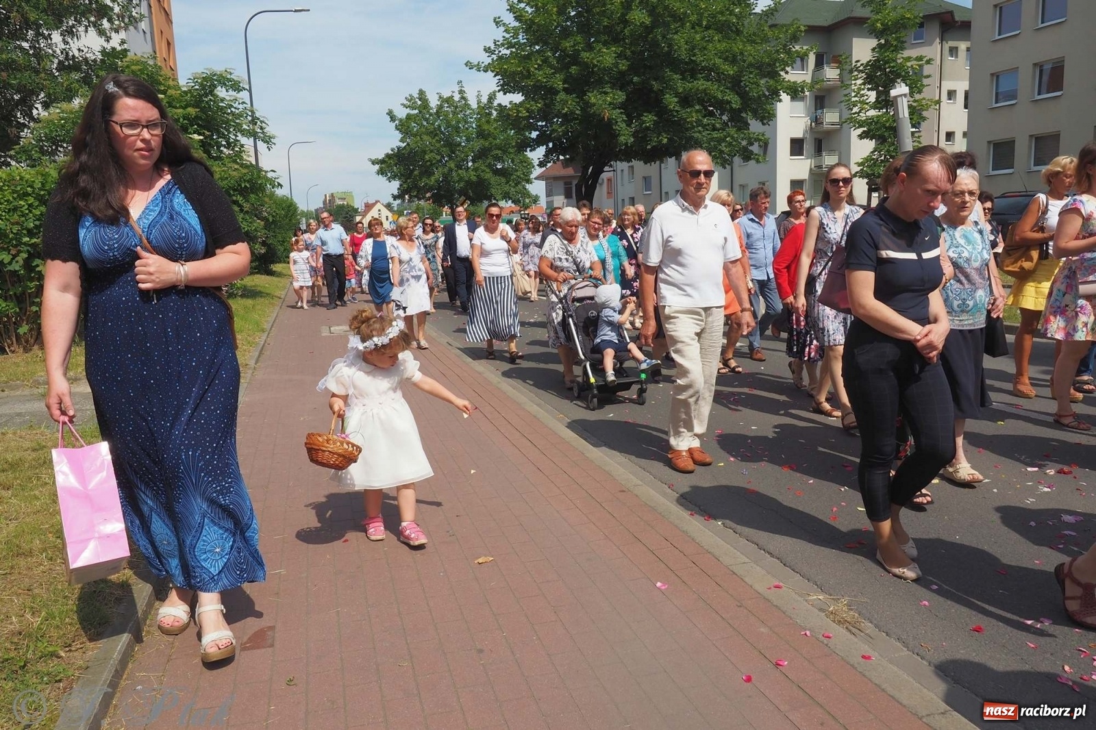Zdjęcie w galerii na portalu naszraciborz.pl: Boże Ciało w największej raciborskiej parafii [FOTO i WIDEO] wiadomości z regionu