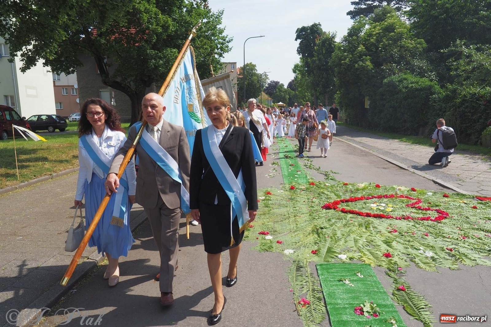 Zdjęcie w galerii na portalu naszraciborz.pl: Boże Ciało w największej raciborskiej parafii [FOTO i WIDEO] wiadomości z regionu