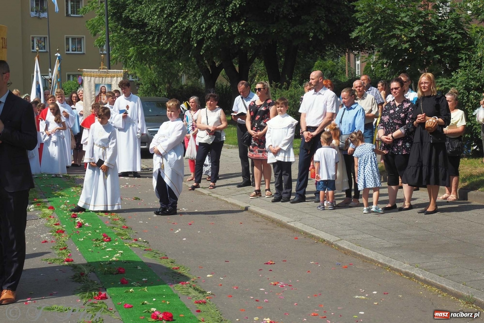 Zdjęcie w galerii na portalu naszraciborz.pl: Boże Ciało w największej raciborskiej parafii [FOTO i WIDEO] wiadomości z regionu