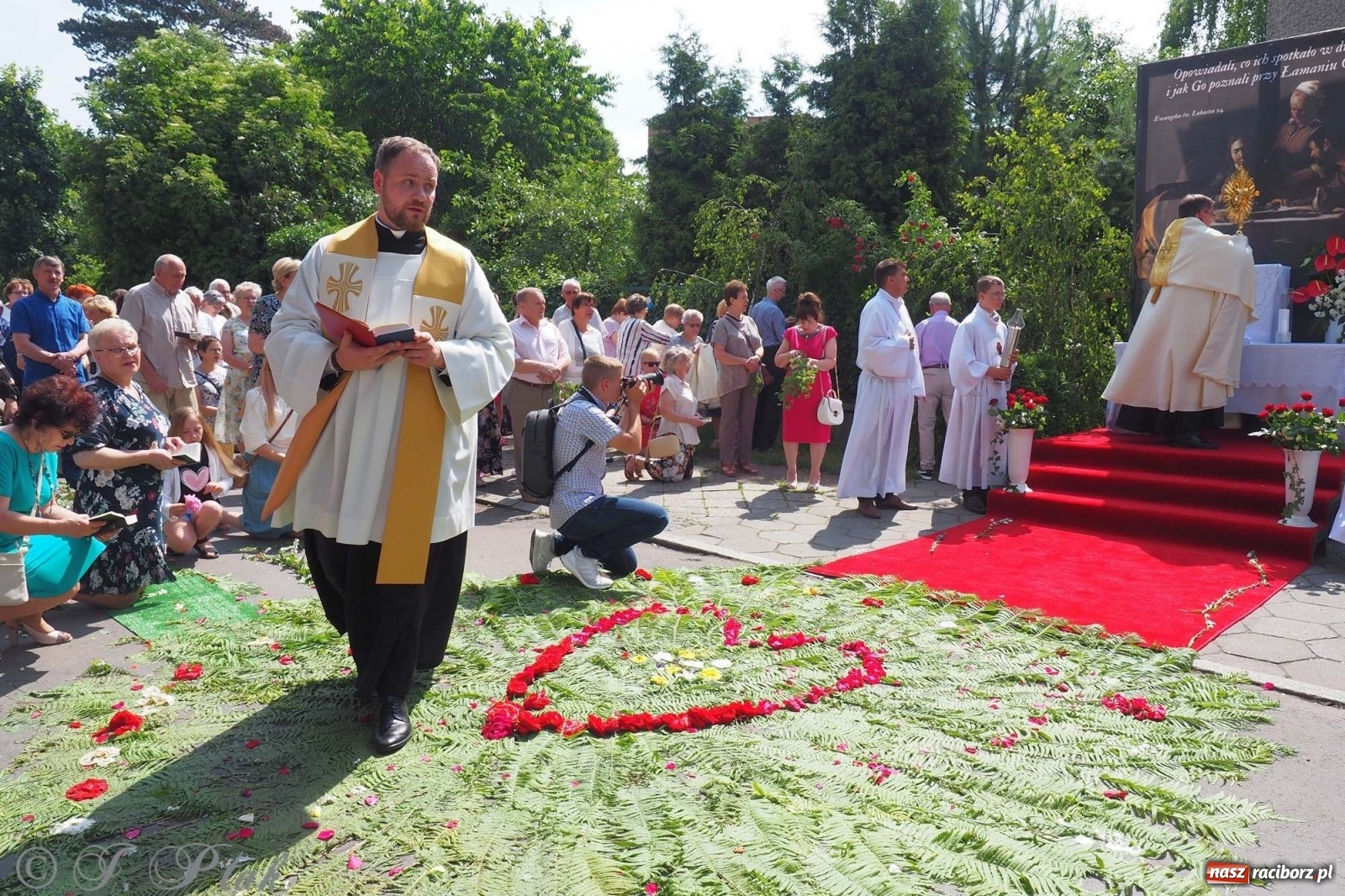 Zdjęcie w galerii na portalu naszraciborz.pl: Boże Ciało w największej raciborskiej parafii [FOTO i WIDEO] wiadomości z regionu