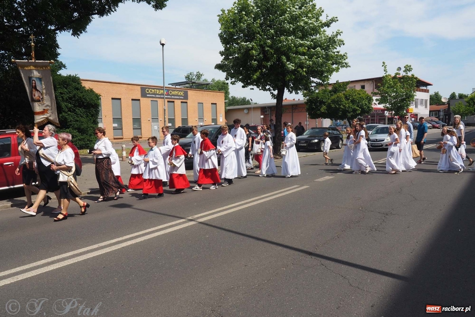Zdjęcie w galerii na portalu naszraciborz.pl: Boże Ciało w największej raciborskiej parafii [FOTO i WIDEO] wiadomości z regionu