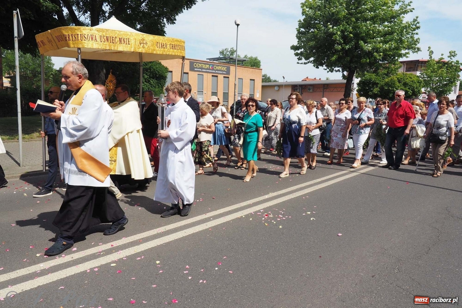 Zdjęcie w galerii na portalu naszraciborz.pl: Boże Ciało w największej raciborskiej parafii [FOTO i WIDEO] wiadomości z regionu