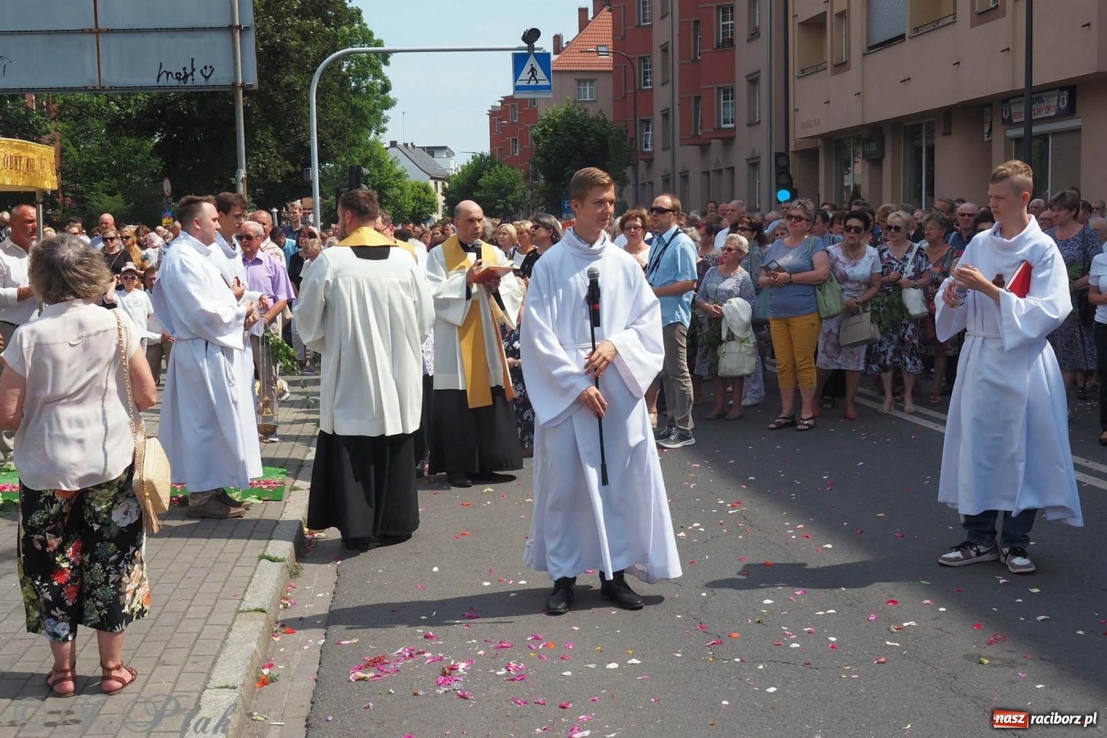 Zdjęcie w galerii na portalu naszraciborz.pl: Boże Ciało w największej raciborskiej parafii [FOTO i WIDEO] wiadomości z regionu