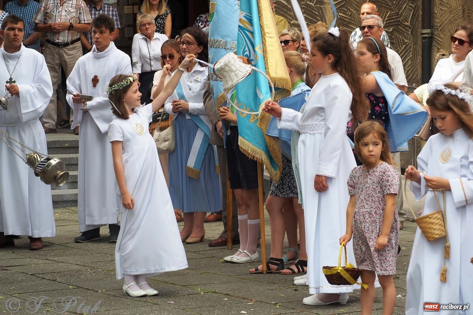Zdjęcie w galerii na portalu naszraciborz.pl: Boże Ciało w największej raciborskiej parafii [FOTO i WIDEO] wiadomości z regionu