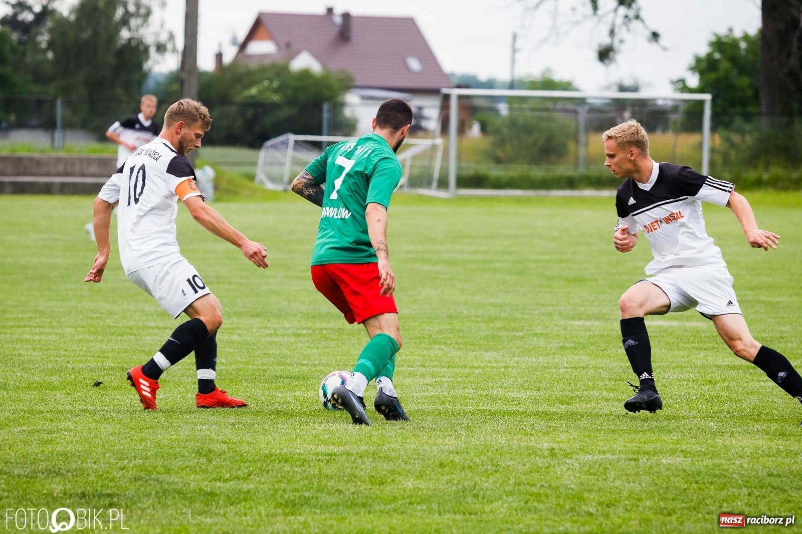 Zdjęcie w galerii na portalu naszraciborz.pl: Pawłów górą w starciu sąsiadów [FOTO] wiadomości z regionu