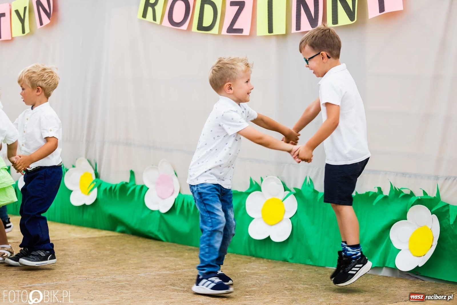 Zdjęcie w galerii na portalu naszraciborz.pl: Festyn rodzinny z Calineczką w Studziennej wiadomości z regionu