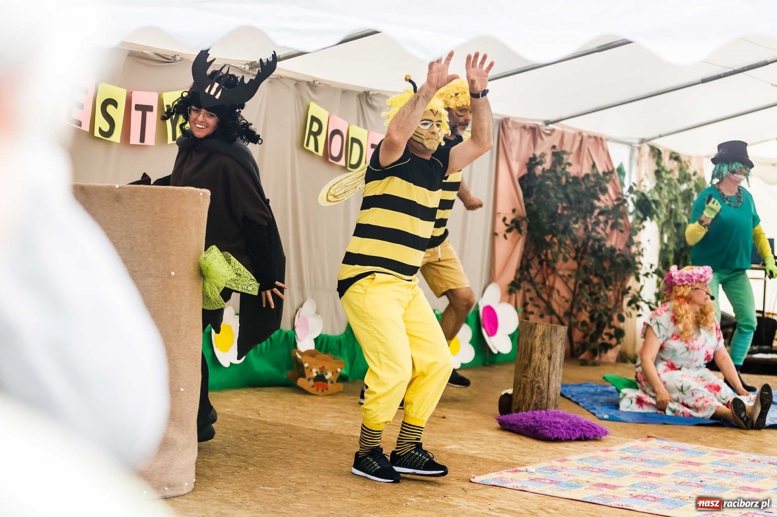 Zdjęcie w galerii na portalu naszraciborz.pl: Festyn rodzinny z Calineczką w Studziennej wiadomości z regionu