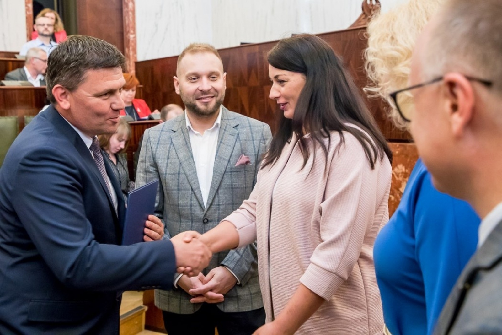 Zdjęcie w galerii na portalu naszraciborz.pl: Raciborskie samorządy z kolejnym wsparciem na drogi wiadomości z regionu