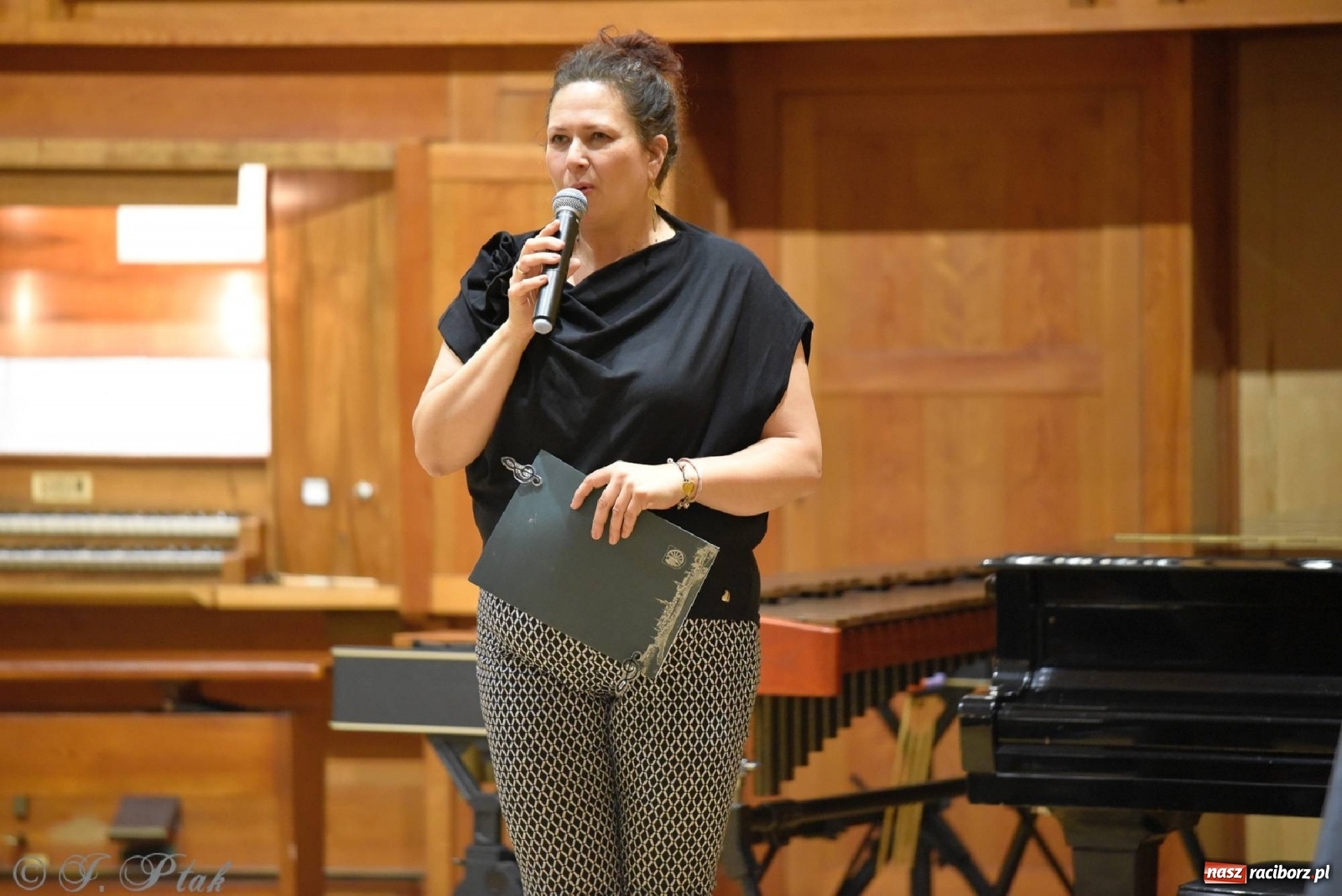 Zdjęcie w galerii na portalu naszraciborz.pl: Koncert letni w raciborskiej szkole muzycznej wiadomości z regionu