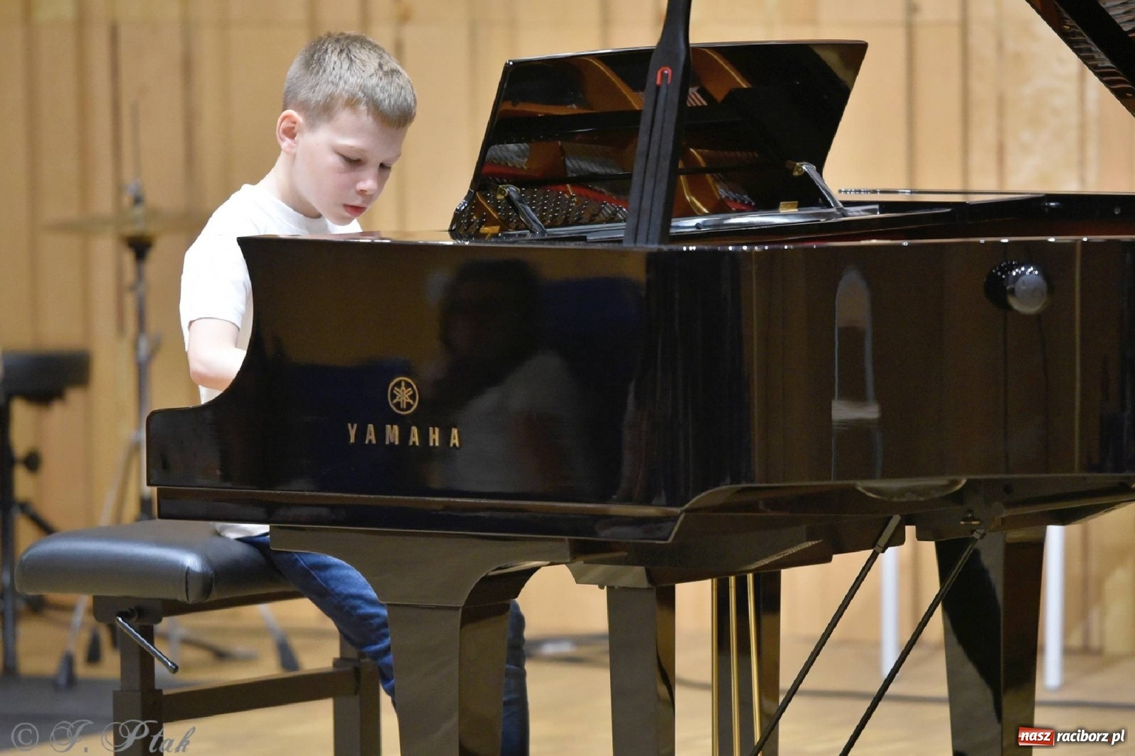 Zdjęcie w galerii na portalu naszraciborz.pl: Koncert letni w raciborskiej szkole muzycznej wiadomości z regionu