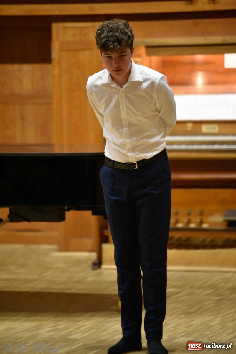 Zdjęcie w galerii na portalu naszraciborz.pl: Koncert letni w raciborskiej szkole muzycznej wiadomości z regionu