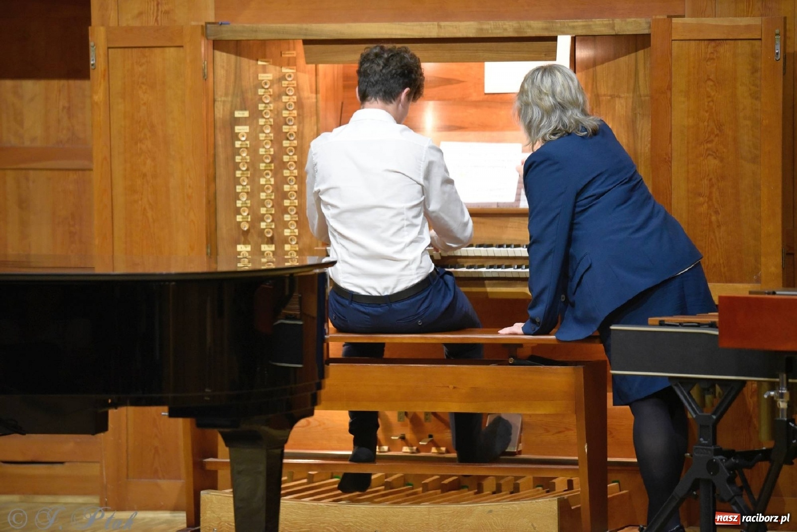 Zdjęcie w galerii na portalu naszraciborz.pl: Koncert letni w raciborskiej szkole muzycznej wiadomości z regionu