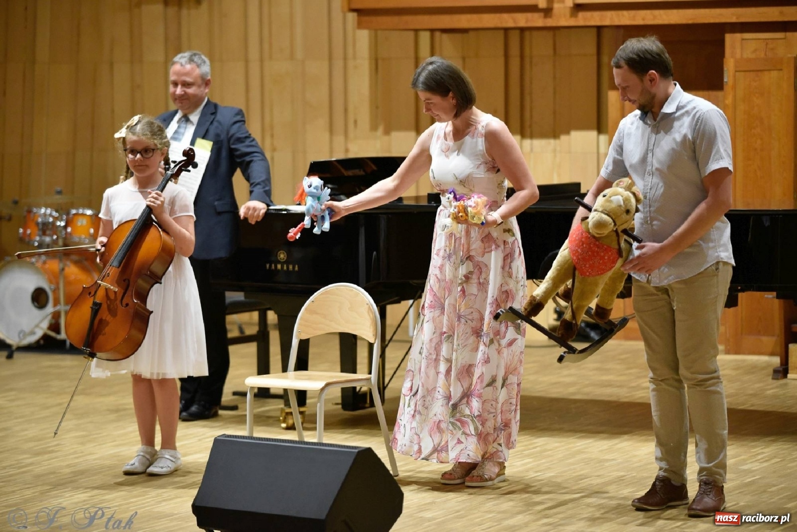 Zdjęcie w galerii na portalu naszraciborz.pl: Koncert letni w raciborskiej szkole muzycznej wiadomości z regionu
