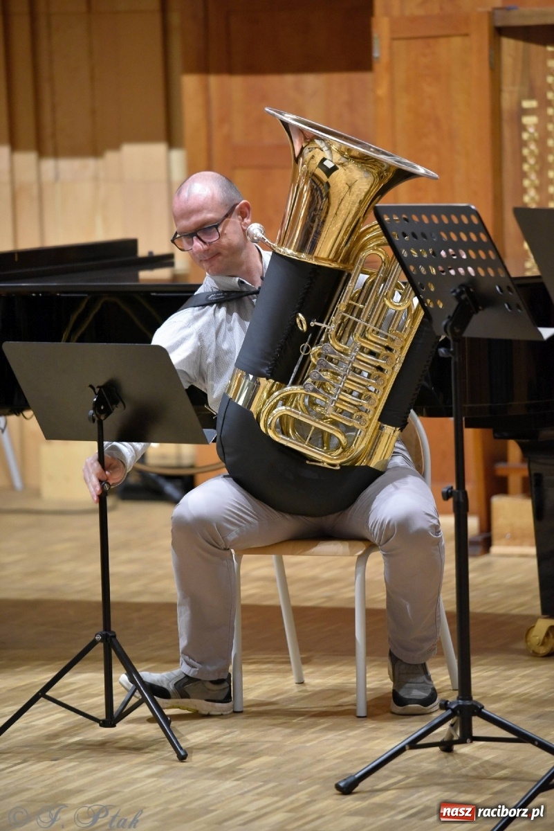 Zdjęcie w galerii na portalu naszraciborz.pl: Koncert letni w raciborskiej szkole muzycznej wiadomości z regionu