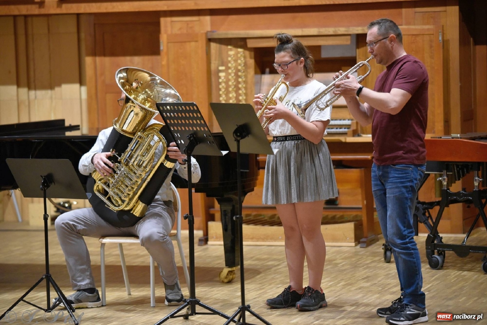 Zdjęcie w galerii na portalu naszraciborz.pl: Koncert letni w raciborskiej szkole muzycznej wiadomości z regionu