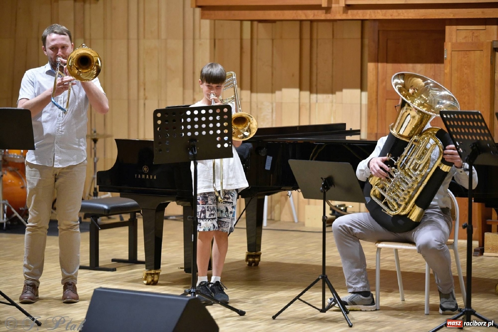 Zdjęcie w galerii na portalu naszraciborz.pl: Koncert letni w raciborskiej szkole muzycznej wiadomości z regionu