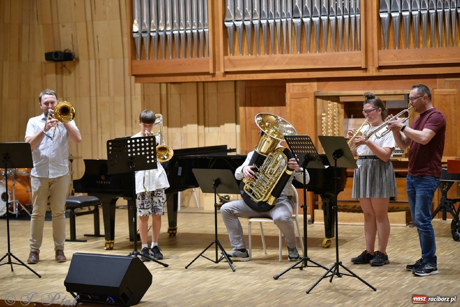 Zdjęcie w galerii na portalu naszraciborz.pl: Koncert letni w raciborskiej szkole muzycznej wiadomości z regionu