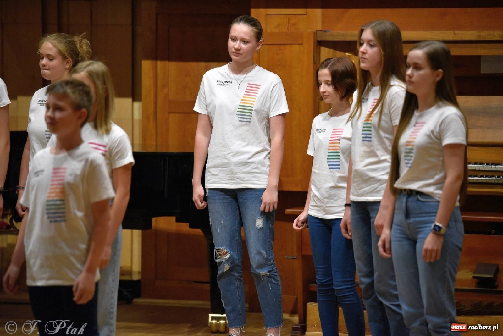 Zdjęcie w galerii na portalu naszraciborz.pl: Koncert letni w raciborskiej szkole muzycznej wiadomości z regionu
