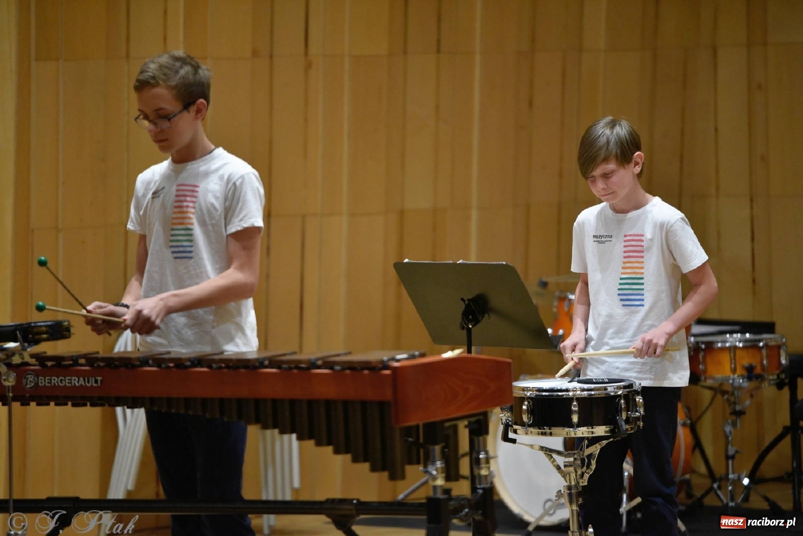 Zdjęcie w galerii na portalu naszraciborz.pl: Koncert letni w raciborskiej szkole muzycznej wiadomości z regionu