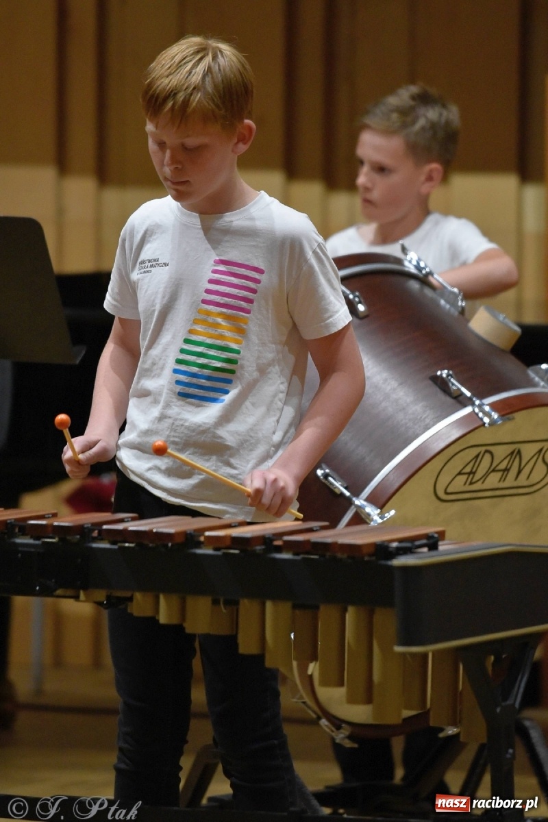 Zdjęcie w galerii na portalu naszraciborz.pl: Koncert letni w raciborskiej szkole muzycznej wiadomości z regionu