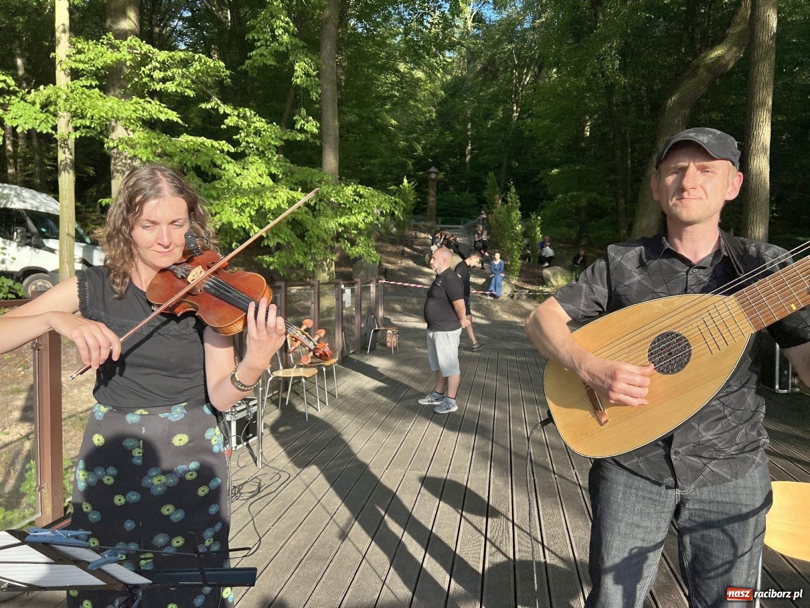 Zdjęcie w galerii na portalu naszraciborz.pl: Volva odprawiła pogański obrzęd w raciborskim grodzie. Zagrał lider Żywiołaka [FOTO i WIDEO] wiadomości z regionu