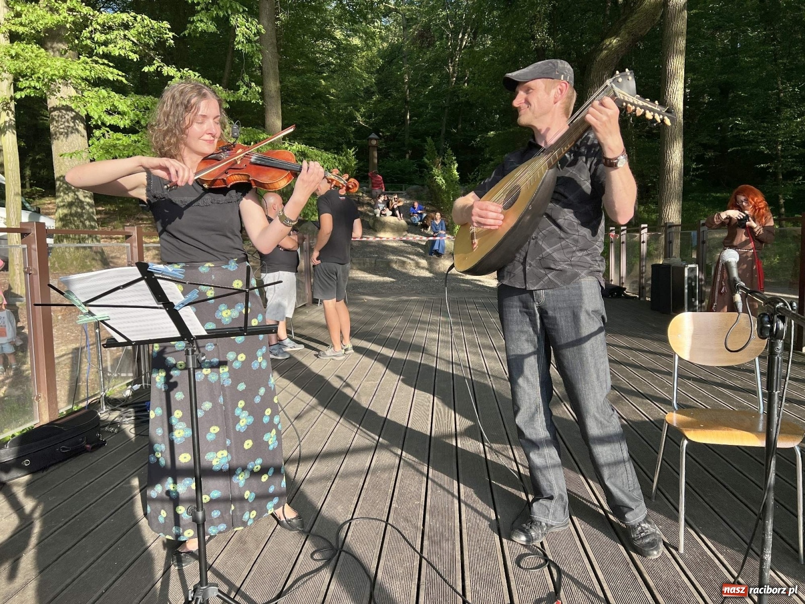 Zdjęcie w galerii na portalu naszraciborz.pl: Volva odprawiła pogański obrzęd w raciborskim grodzie. Zagrał lider Żywiołaka [FOTO i WIDEO] wiadomości z regionu