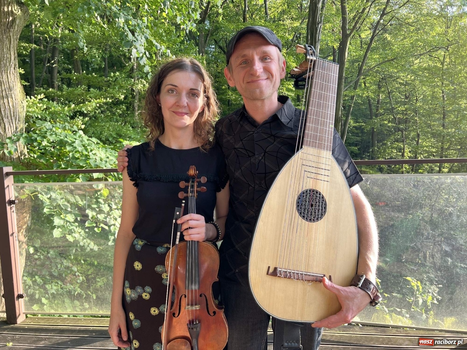 Zdjęcie w galerii na portalu naszraciborz.pl: Volva odprawiła pogański obrzęd w raciborskim grodzie. Zagrał lider Żywiołaka [FOTO i WIDEO] wiadomości z regionu