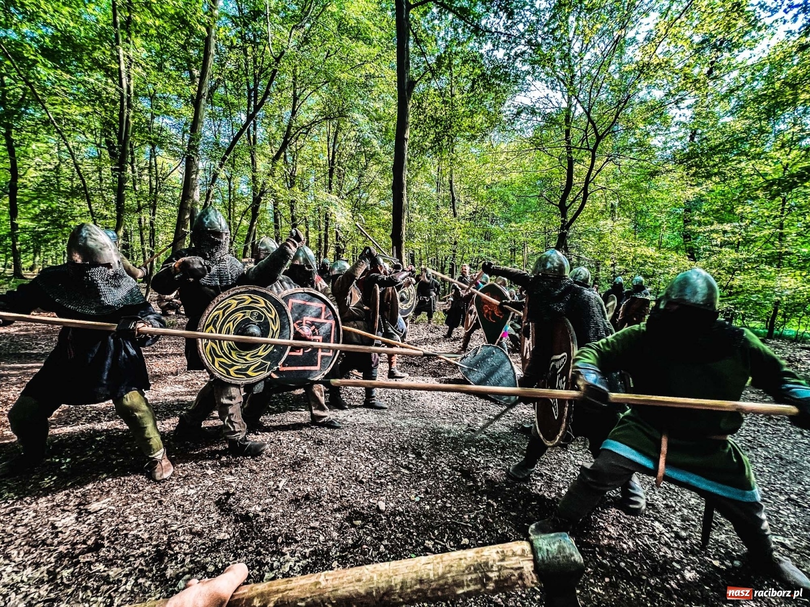 Zdjęcie w galerii na portalu naszraciborz.pl: Manewry wojów. Ruszył raciborski festiwal średniowieczny [WIDEO] wiadomości z regionu