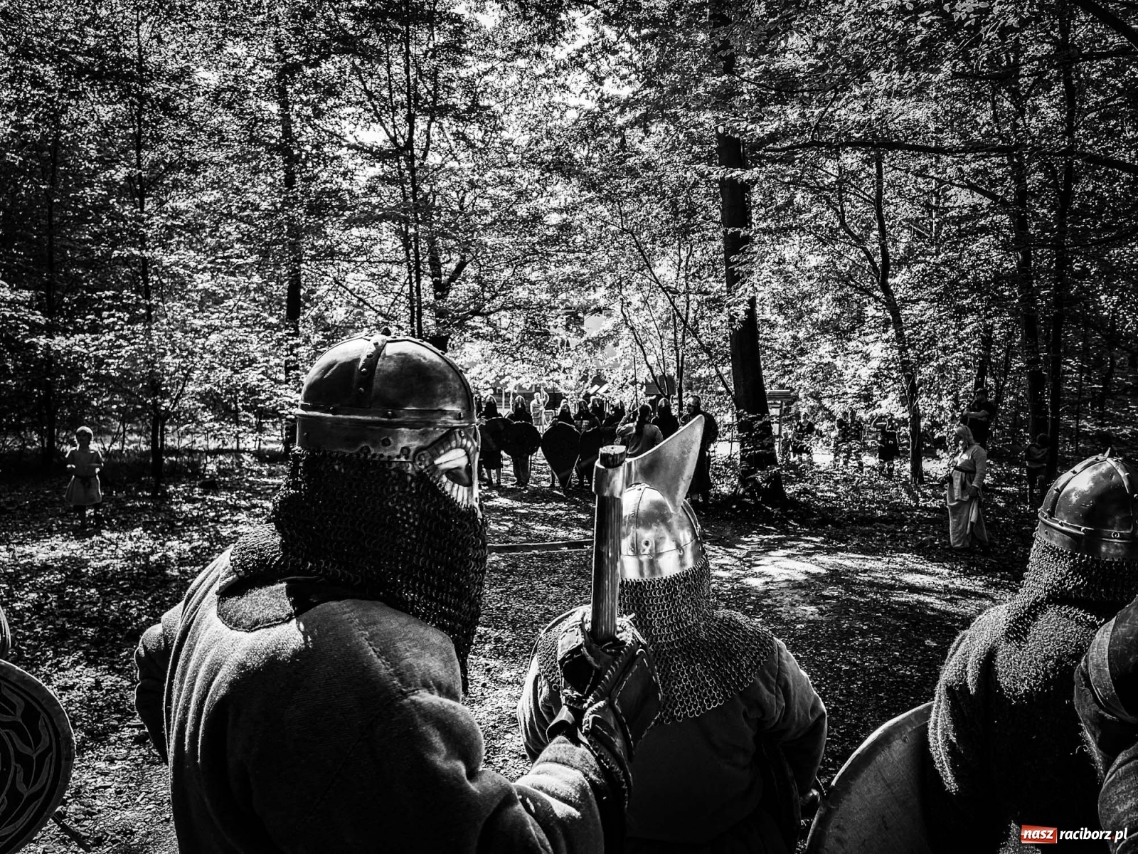 Zdjęcie w galerii na portalu naszraciborz.pl: Manewry wojów. Ruszył raciborski festiwal średniowieczny [WIDEO] wiadomości z regionu