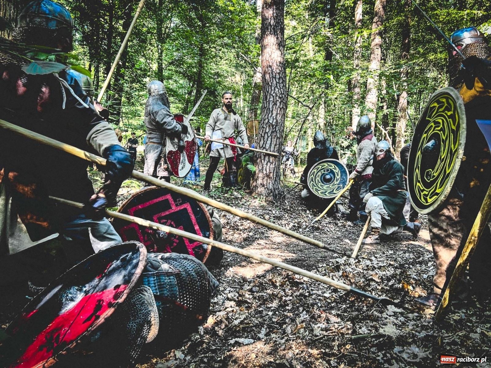 Zdjęcie w galerii na portalu naszraciborz.pl: Manewry wojów. Ruszył raciborski festiwal średniowieczny [WIDEO] wiadomości z regionu