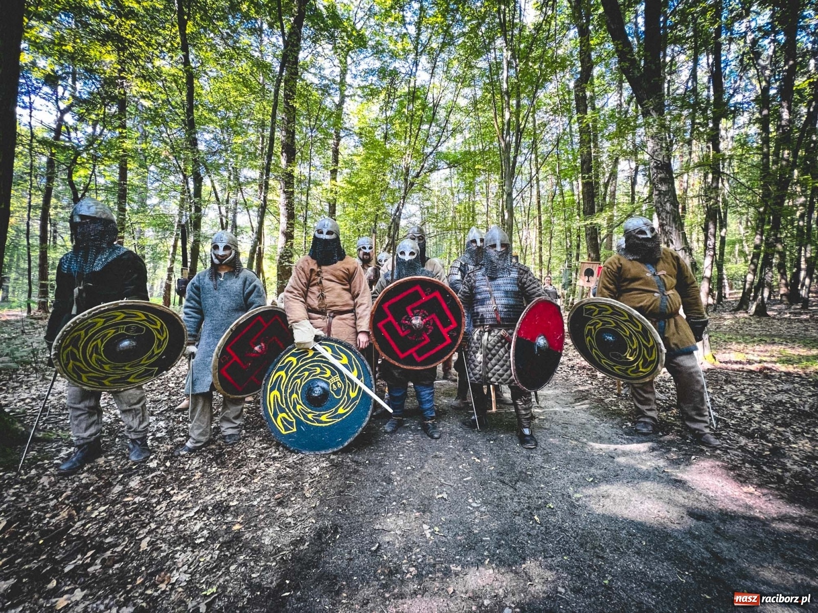 Zdjęcie w galerii na portalu naszraciborz.pl: Manewry wojów. Ruszył raciborski festiwal średniowieczny [WIDEO] wiadomości z regionu