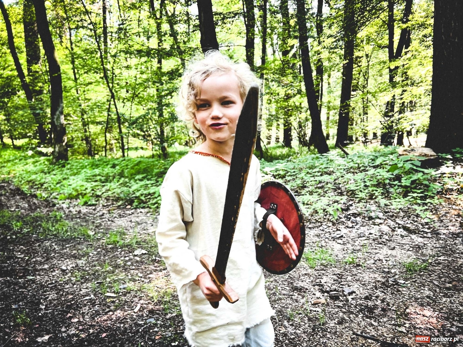 Zdjęcie w galerii na portalu naszraciborz.pl: Manewry wojów. Ruszył raciborski festiwal średniowieczny [WIDEO] wiadomości z regionu