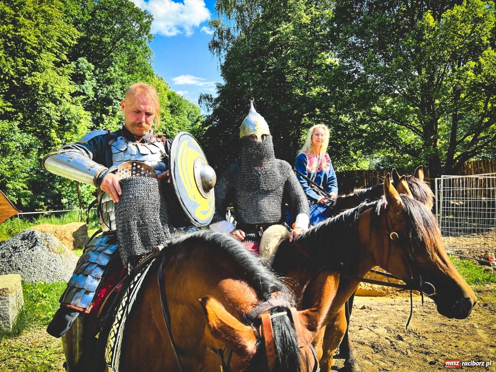 Zdjęcie w galerii na portalu naszraciborz.pl: Manewry wojów. Ruszył raciborski festiwal średniowieczny [WIDEO] wiadomości z regionu