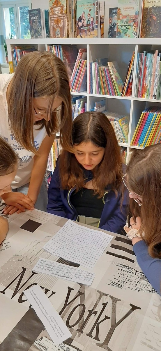 Zdjęcie w galerii na portalu naszraciborz.pl: Czytanie to nie przeżytek - noc w bibliotece na Płoni wiadomości z regionu