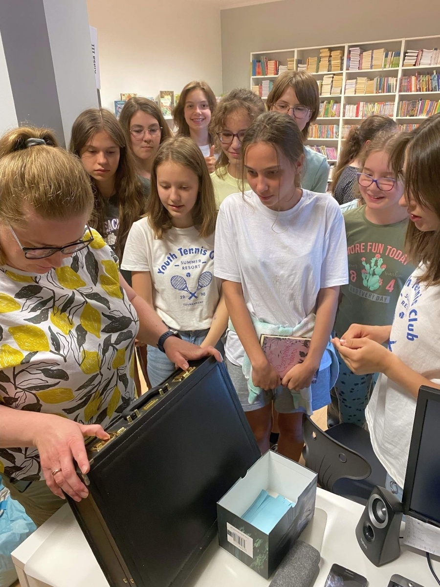 Zdjęcie w galerii na portalu naszraciborz.pl: Czytanie to nie przeżytek - noc w bibliotece na Płoni wiadomości z regionu