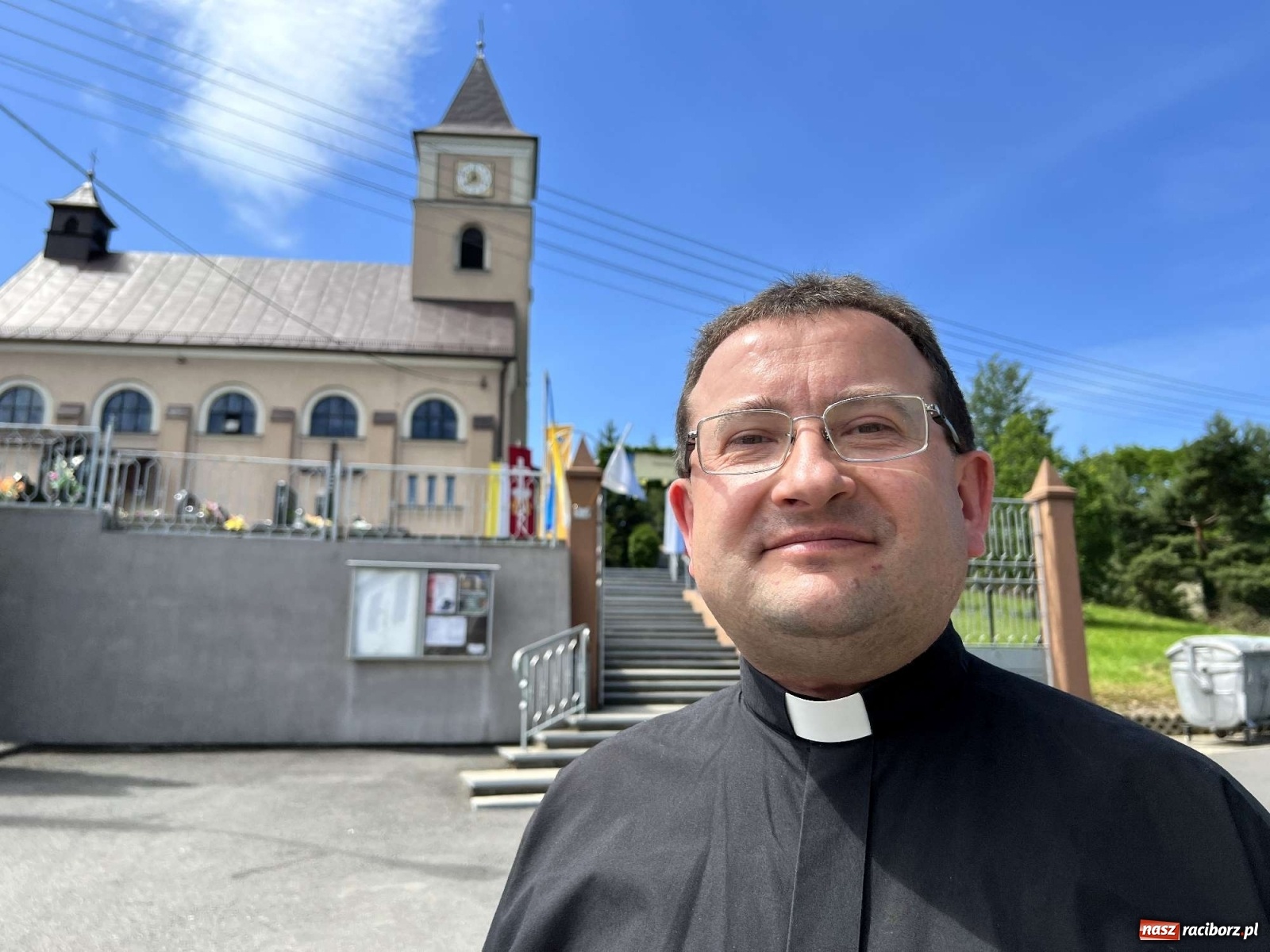 Zdjęcie w galerii na portalu naszraciborz.pl: Radość to wielka. Nowe dzwony objechały Owsiszcze i Nową Wioskę wiadomości z regionu