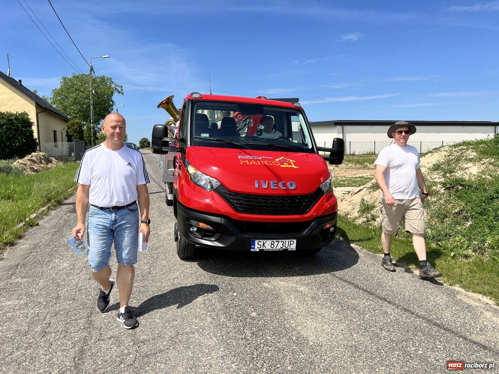 Zdjęcie w galerii na portalu naszraciborz.pl: Radość to wielka. Nowe dzwony objechały Owsiszcze i Nową Wioskę wiadomości z regionu