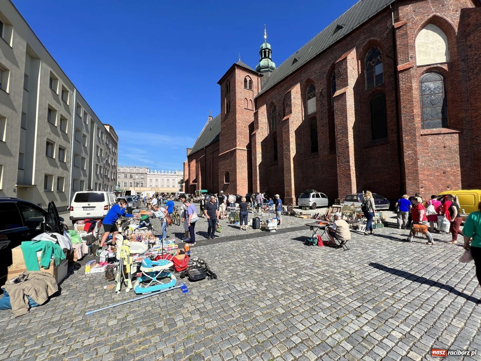 Zdjęcie w galerii na portalu naszraciborz.pl: Ciekawostki z czerwcowego targu staroci w Raciborzu wiadomości z regionu
