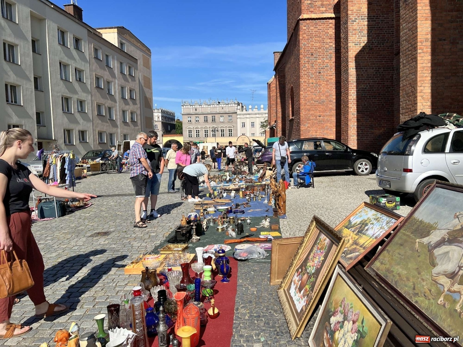 Zdjęcie w galerii na portalu naszraciborz.pl: Ciekawostki z czerwcowego targu staroci w Raciborzu wiadomości z regionu
