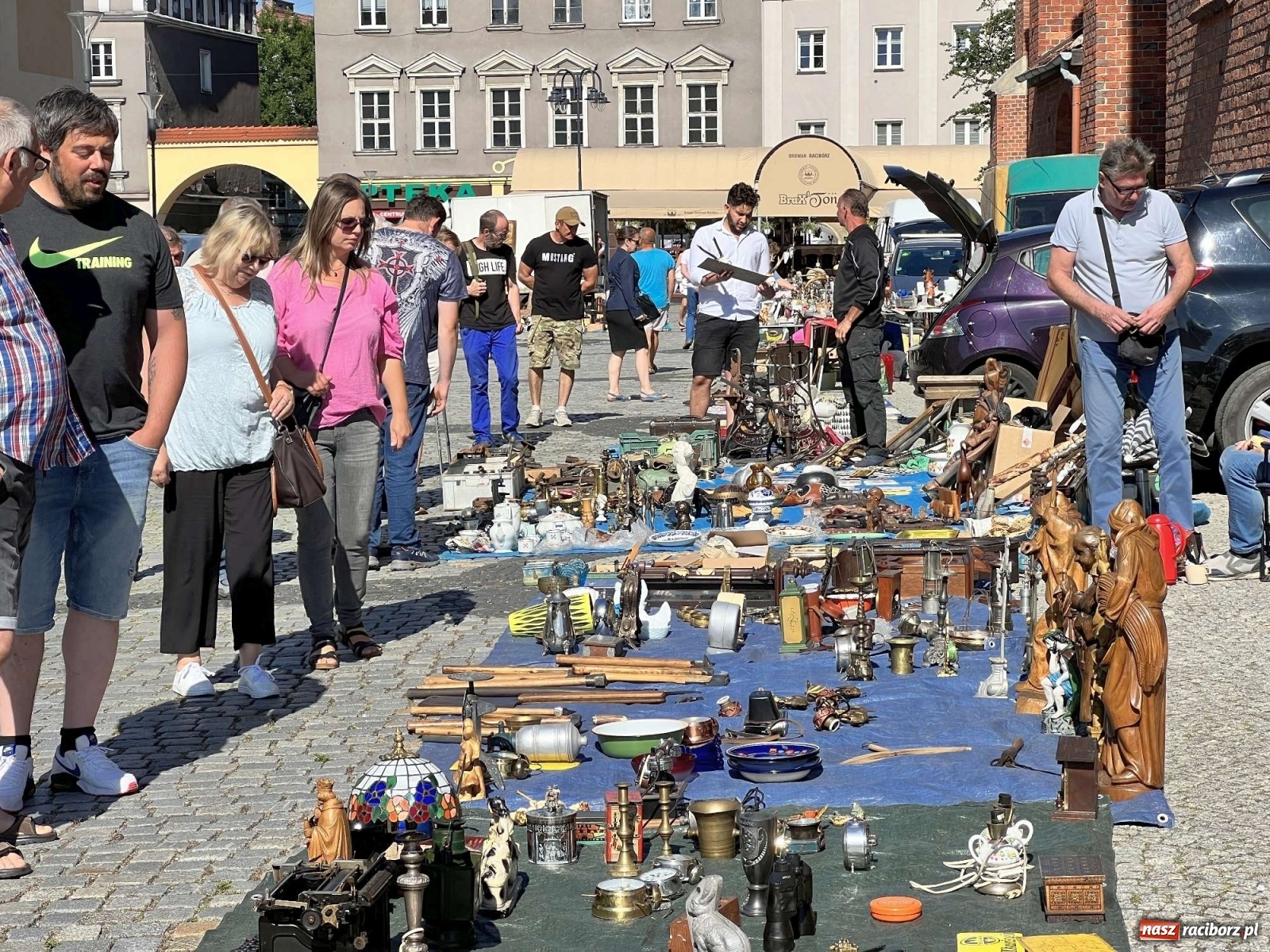 Zdjęcie w galerii na portalu naszraciborz.pl: Ciekawostki z czerwcowego targu staroci w Raciborzu wiadomości z regionu