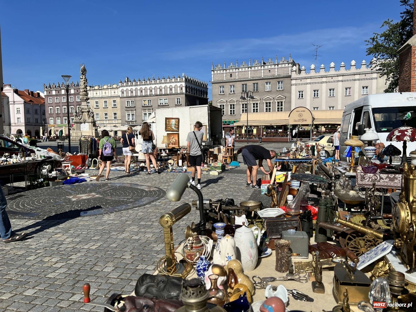 Zdjęcie w galerii na portalu naszraciborz.pl: Ciekawostki z czerwcowego targu staroci w Raciborzu wiadomości z regionu