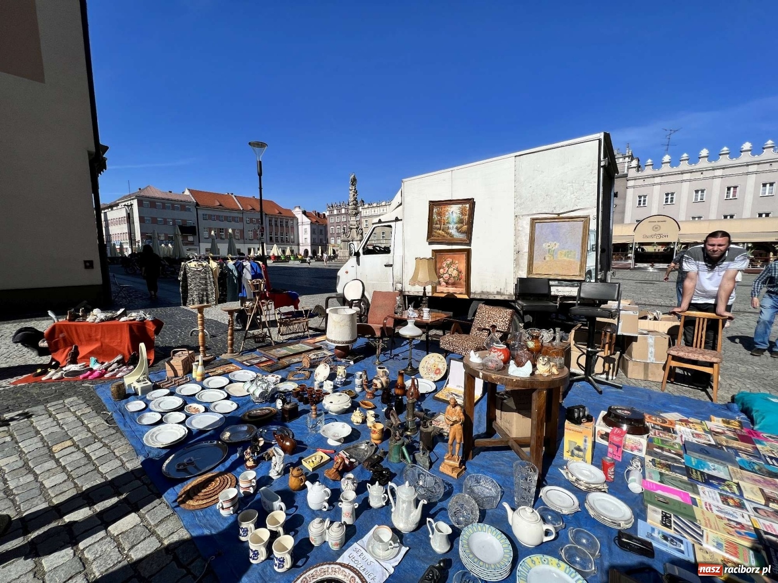 Zdjęcie w galerii na portalu naszraciborz.pl: Ciekawostki z czerwcowego targu staroci w Raciborzu wiadomości z regionu