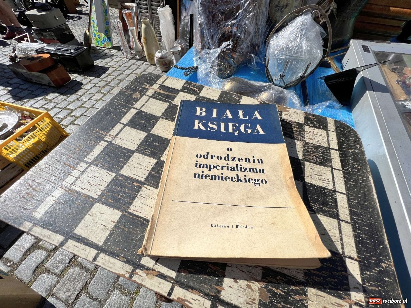 Zdjęcie w galerii na portalu naszraciborz.pl: Ciekawostki z czerwcowego targu staroci w Raciborzu wiadomości z regionu